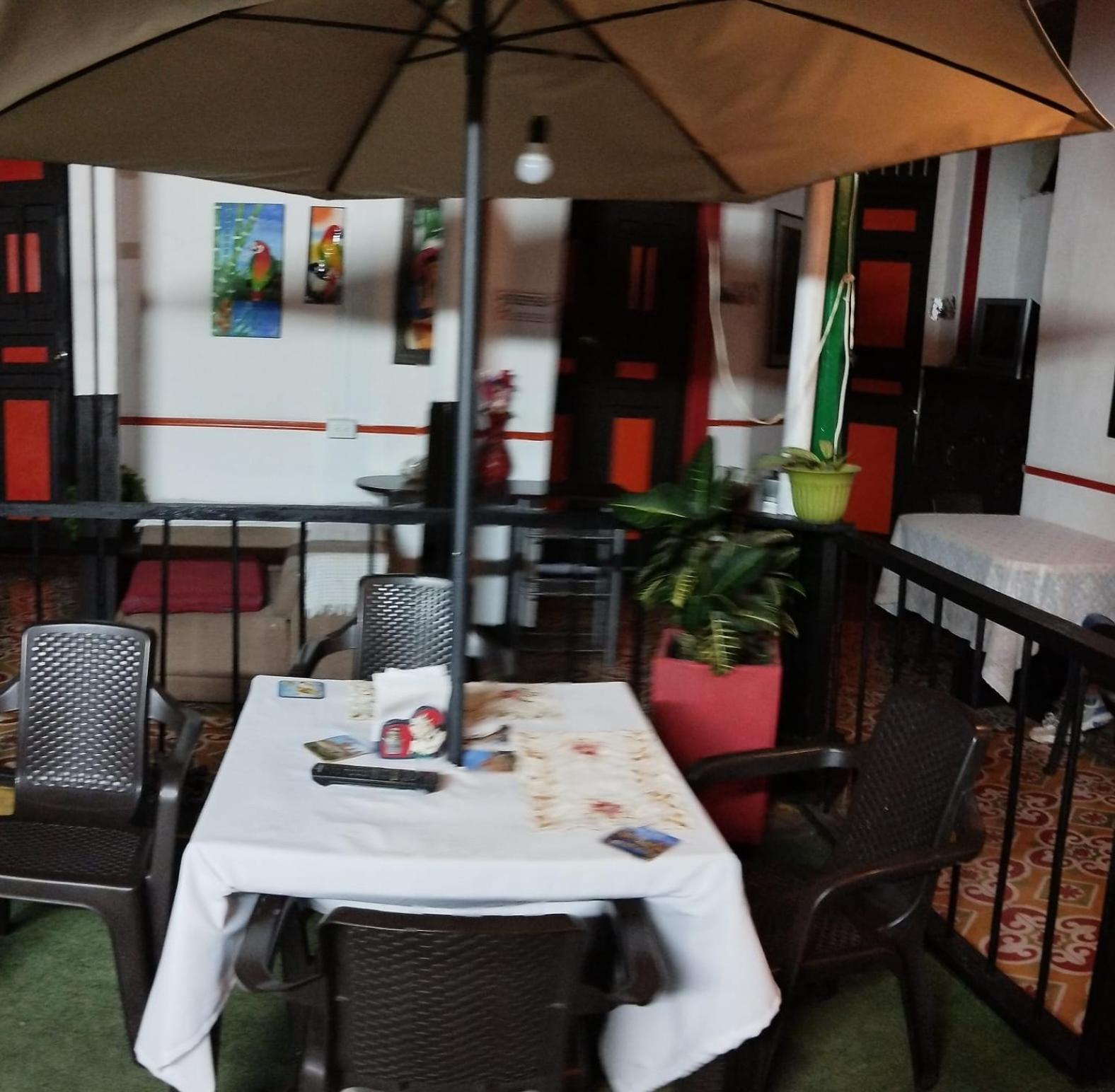 Hotel Colonial Armenia Ro 외부 사진