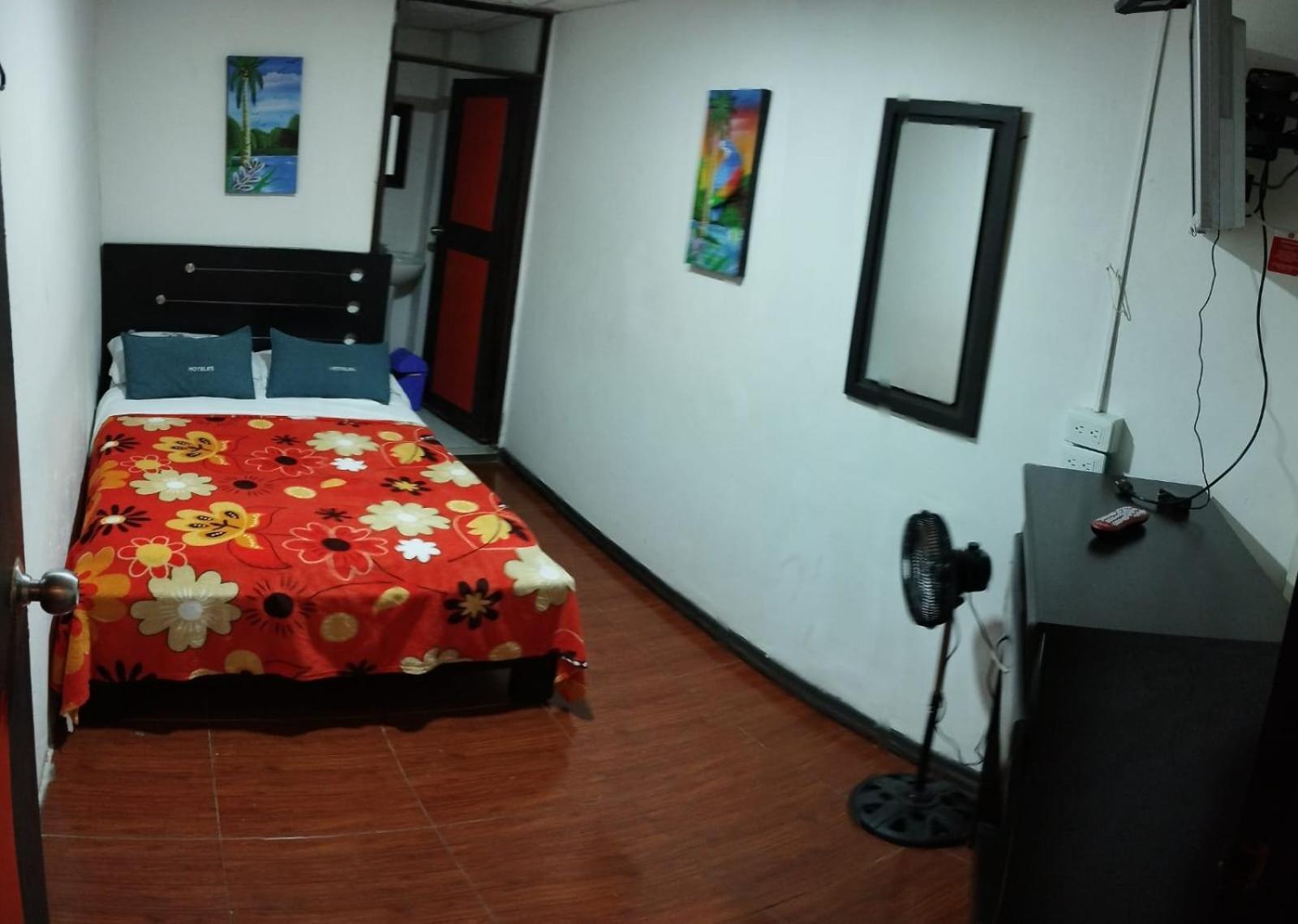 Hotel Colonial Armenia Ro 외부 사진